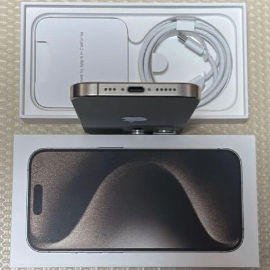 極美品！ iPhone15Pro 128GB SIMフリー 本体 シルバー系
