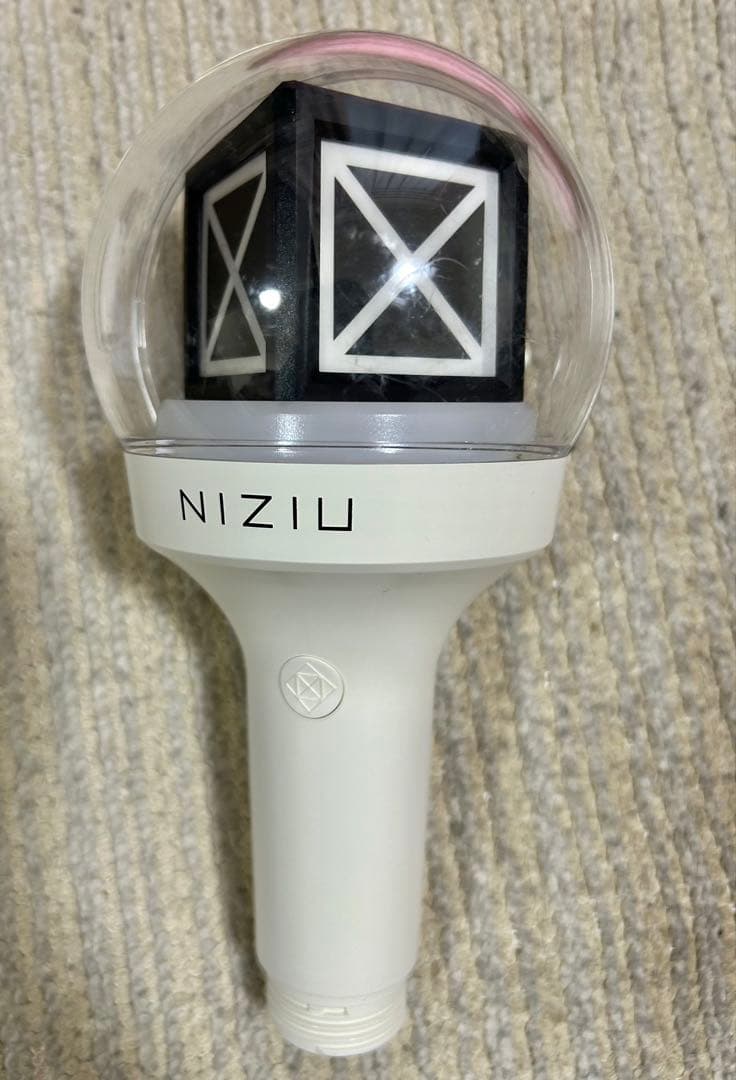 NIZIU ペンライト
