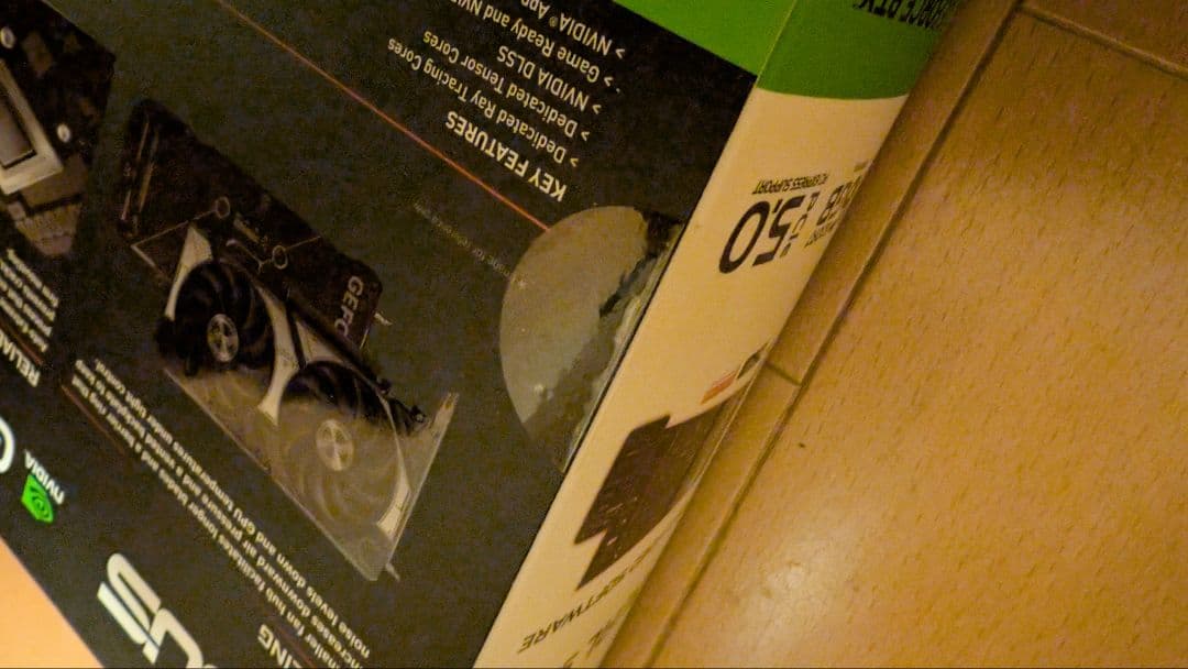 グラフィックボード・グラボ・ビデオカード ASUS GeForce RTX 5060 Ti 16GB