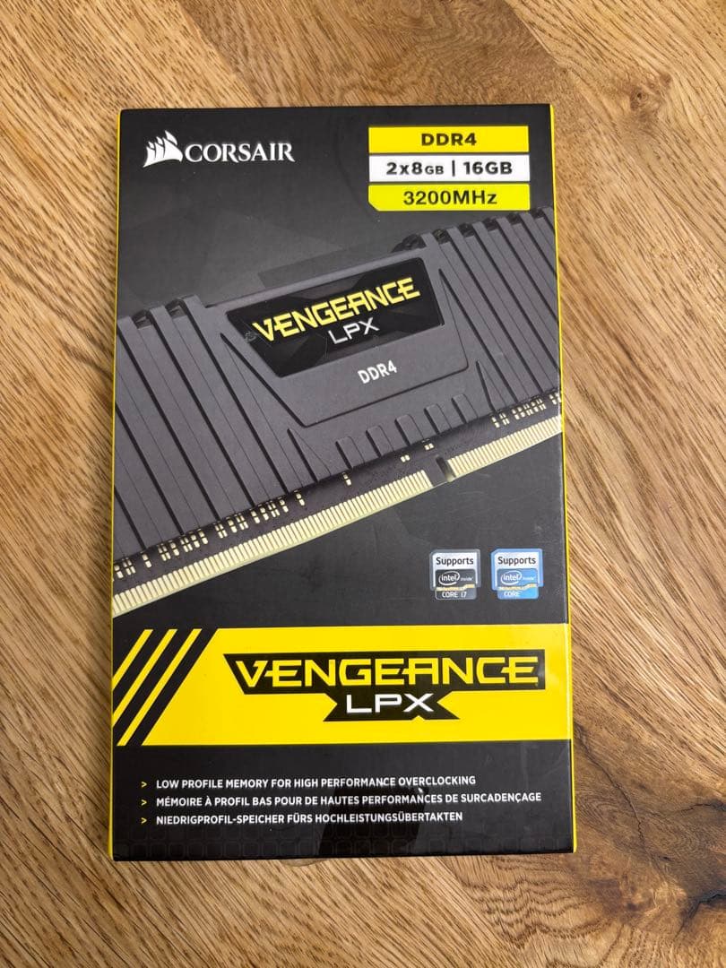 ほぼ未使用 デスクトップ用 CORSAIR DIMM DDR4 8GB 2枚