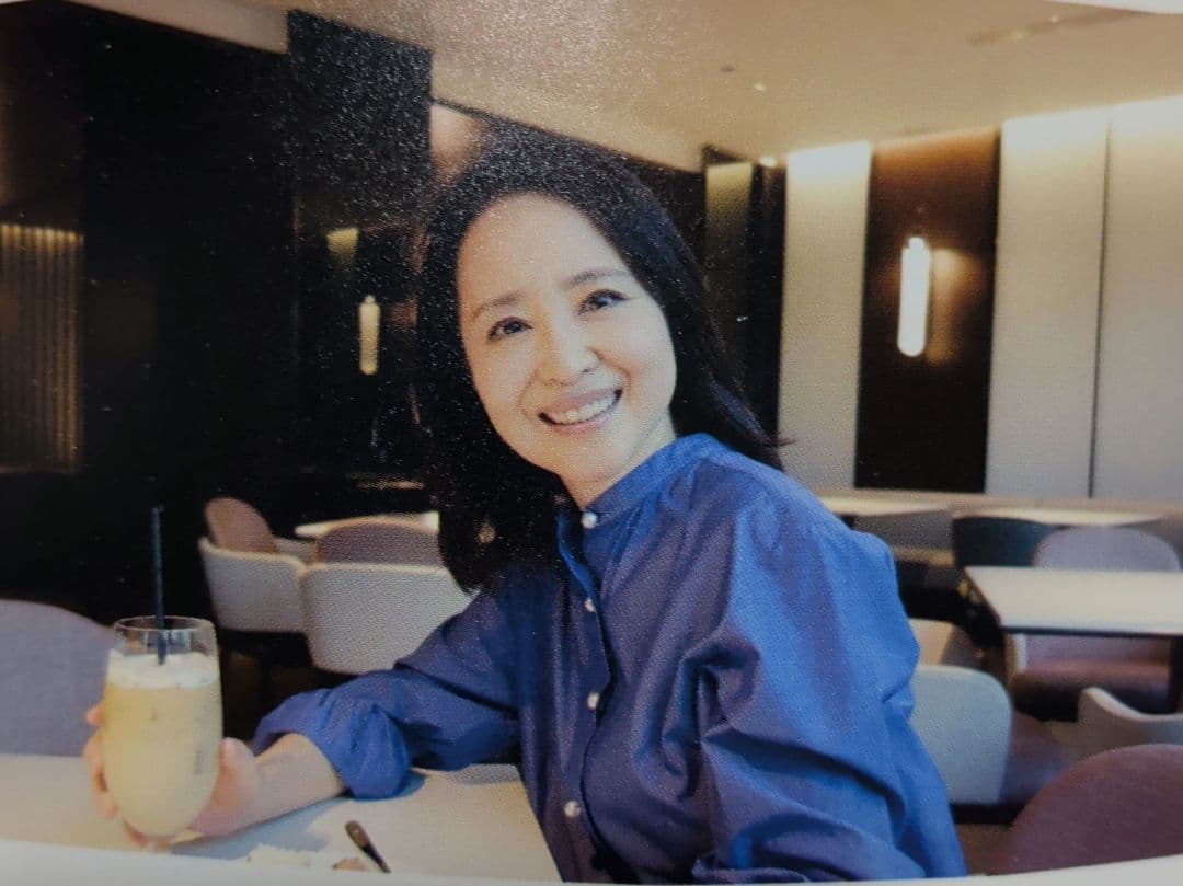 松田聖子さん着用と同じブラウス　2023カレンダー