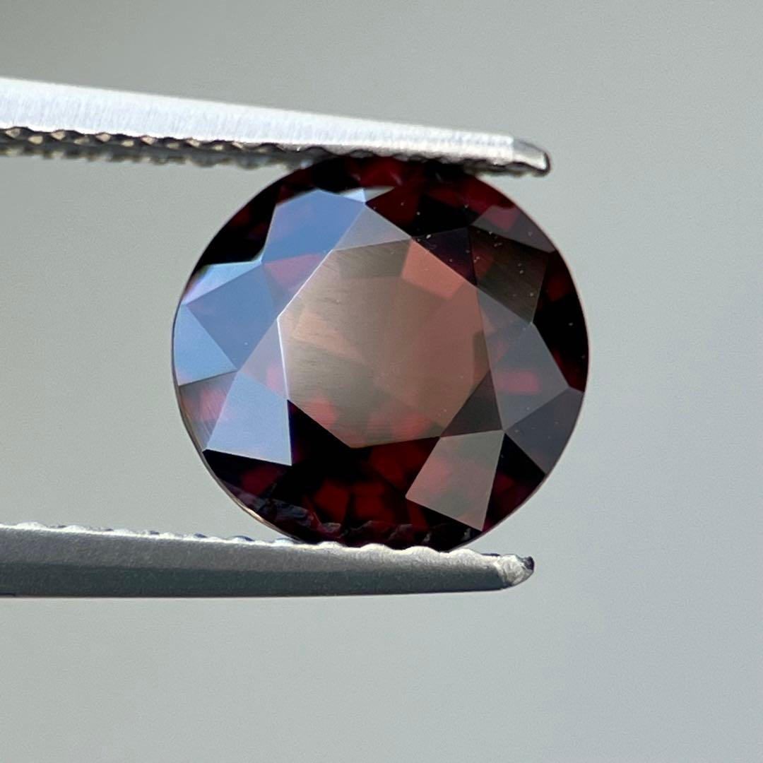 スリランカ産非加熱天然レッドスピネルルース