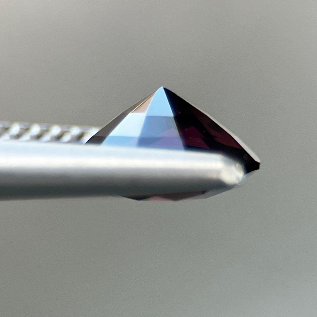 スリランカ産非加熱天然レッドスピネルルース