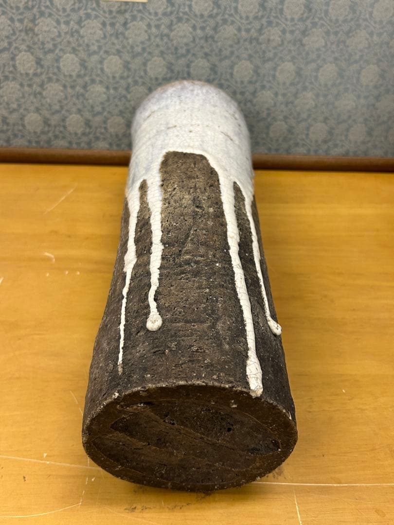 木米造 円筒形 陶器 花瓶 黒白