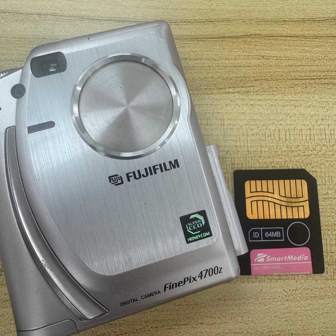 finepix 4700Z コンパクトデジタルカメラ