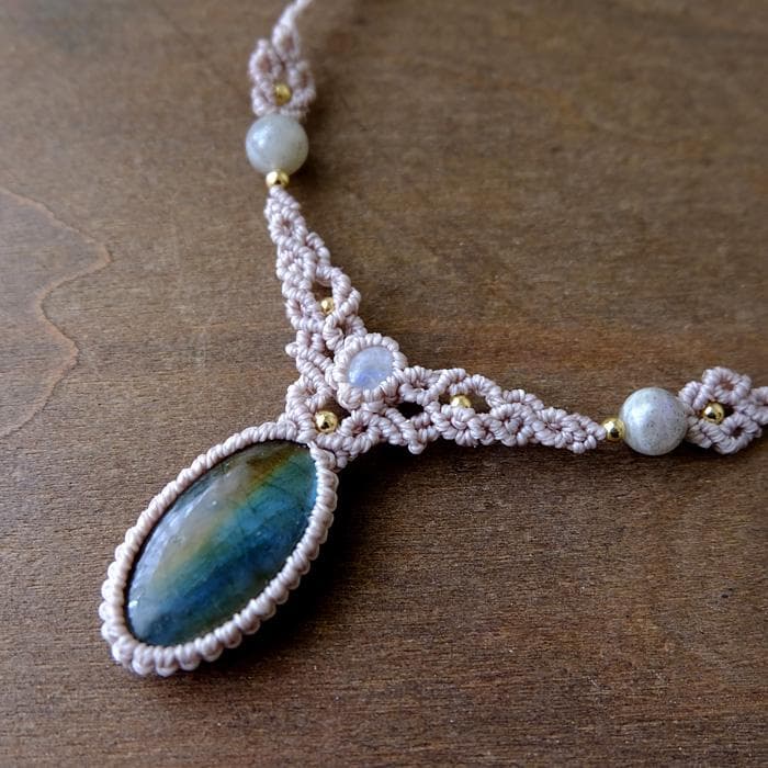 ラブラドライト・ムーンストーン マクラメ編みチョーカーネックレス 3440