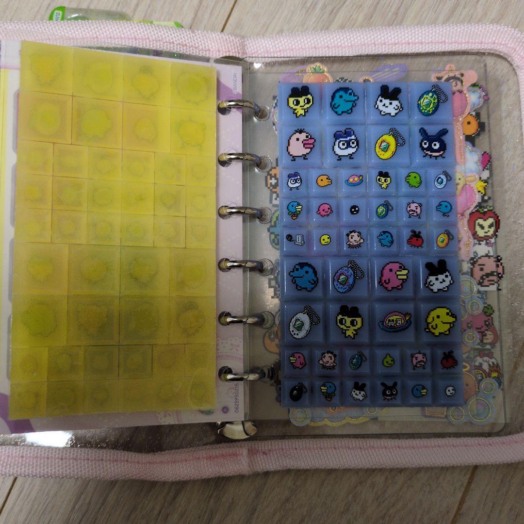 【全て正規品シール】たまごっち　シール帳完成品　キーホルダー付き　計15ページ