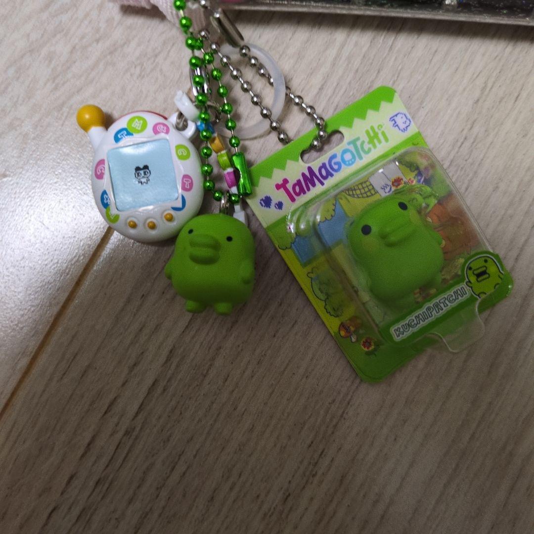 【全て正規品シール】たまごっち　シール帳完成品　キーホルダー付き　計15ページ