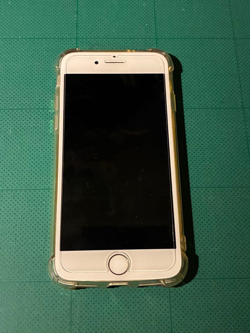 Apple iPhone 8 背面割れあり、箱付き
