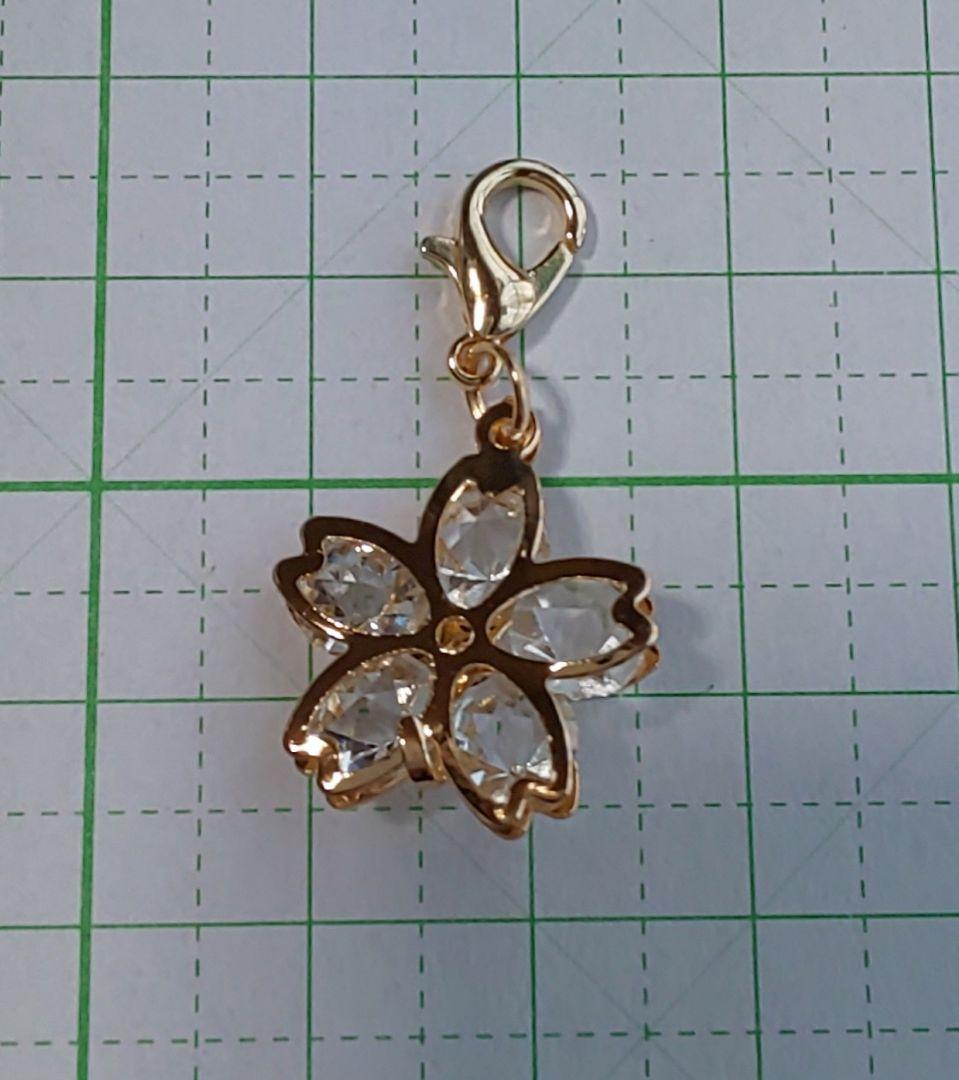 HM　ファスナーチャーム　ジップアクセサリー　ゴールド　フラワー　桜　花