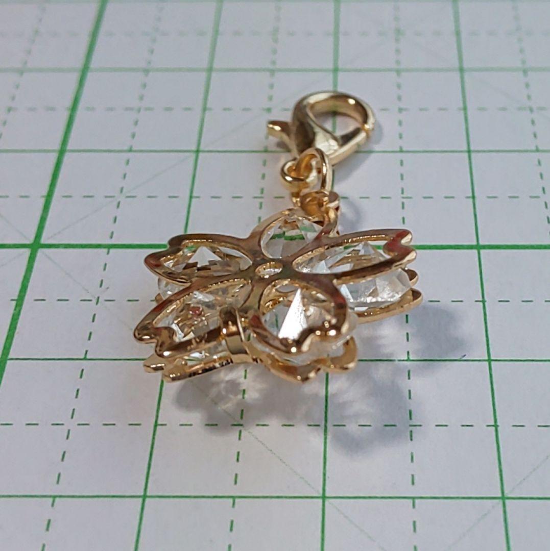 HM　ファスナーチャーム　ジップアクセサリー　ゴールド　フラワー　桜　花