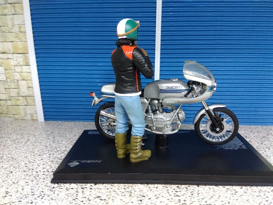 絶版ソリド1/18ミニカー JOE BAR TEAM Ducati 900 SS