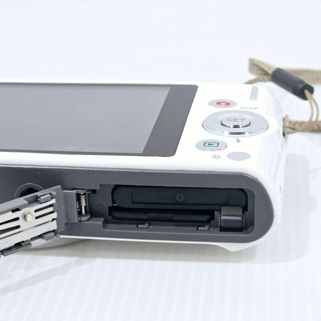 CASIO EXILIM EX-ZS240 ホワイト