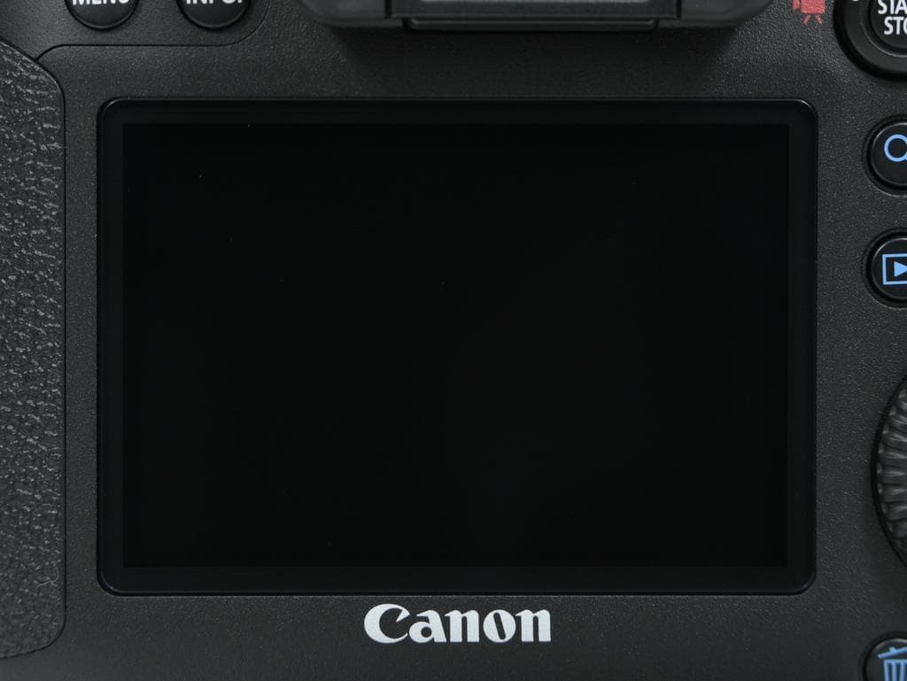 【ほぼ新品】 キヤノン　Canon EOS 6D ボディ 《ショット数298》