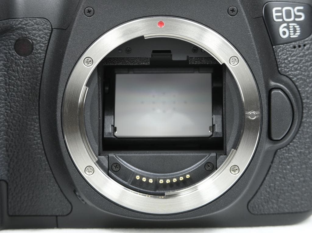 【ほぼ新品】 キヤノン　Canon EOS 6D ボディ 《ショット数298》