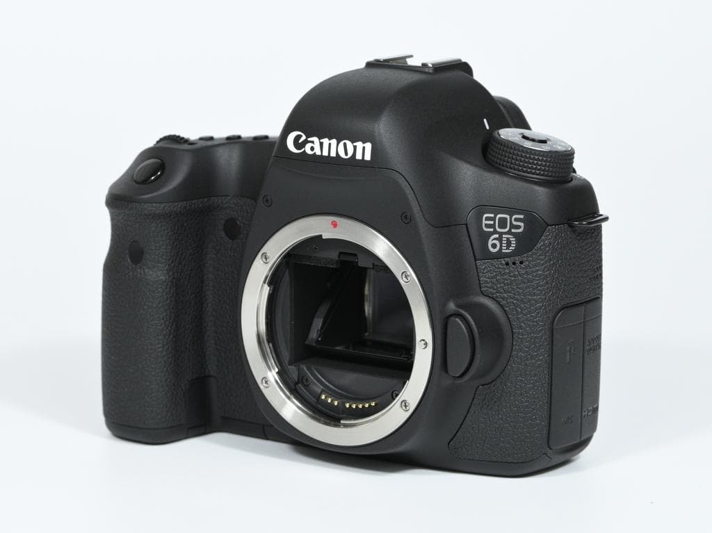 【ほぼ新品】 キヤノン　Canon EOS 6D ボディ 《ショット数298》