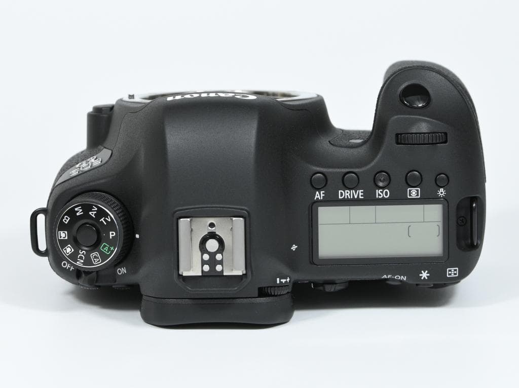 【ほぼ新品】 キヤノン　Canon EOS 6D ボディ 《ショット数298》