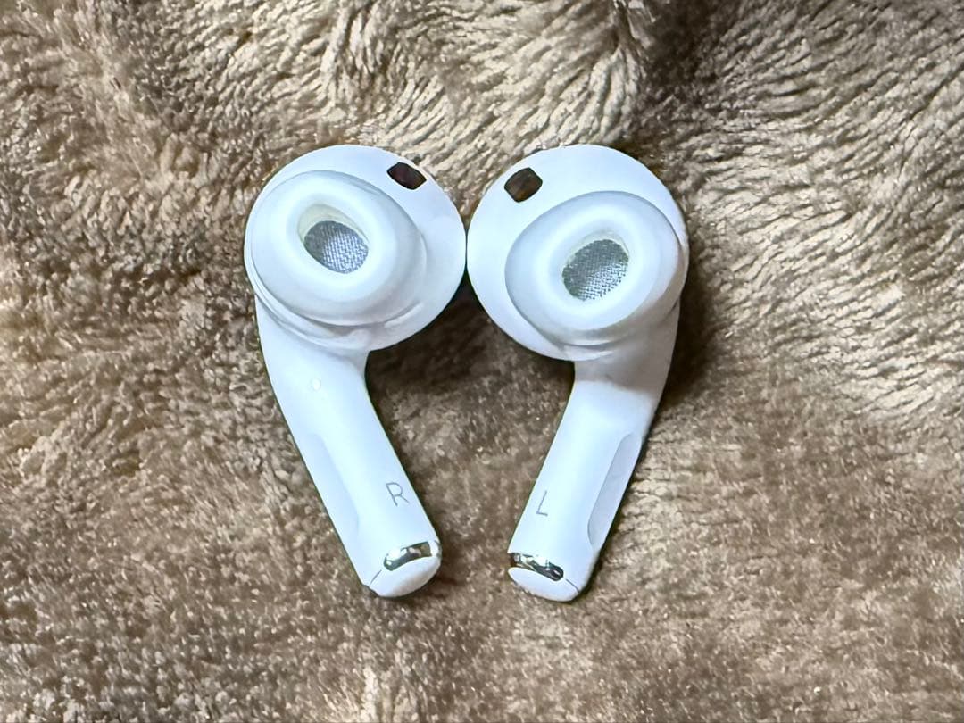 AirPods Pro 第2世代 Lightning 動作確認済み ケース付