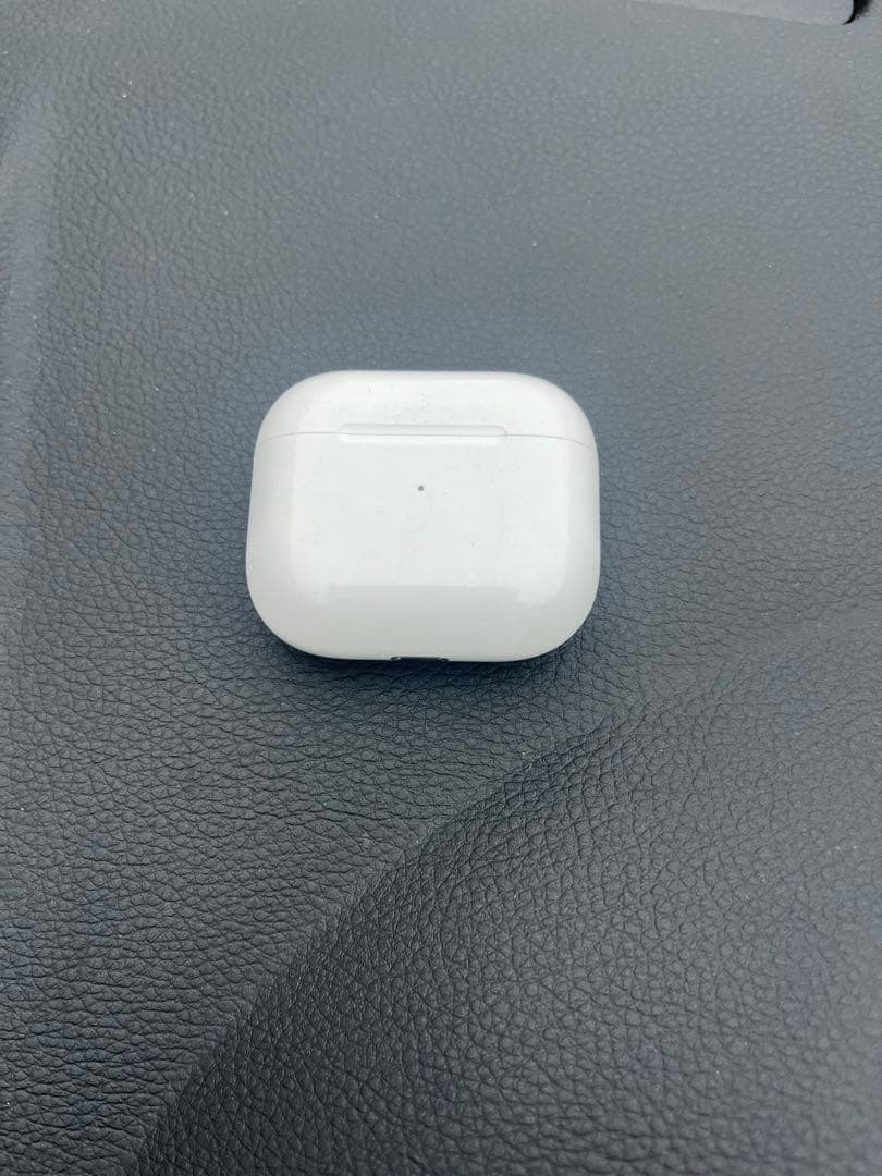 AirPods本体 ホワイト 充電ケースのみ 正規品