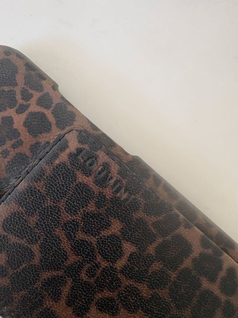 LOUVINI PARIS LOU LEOPARD iPhone16 ケース