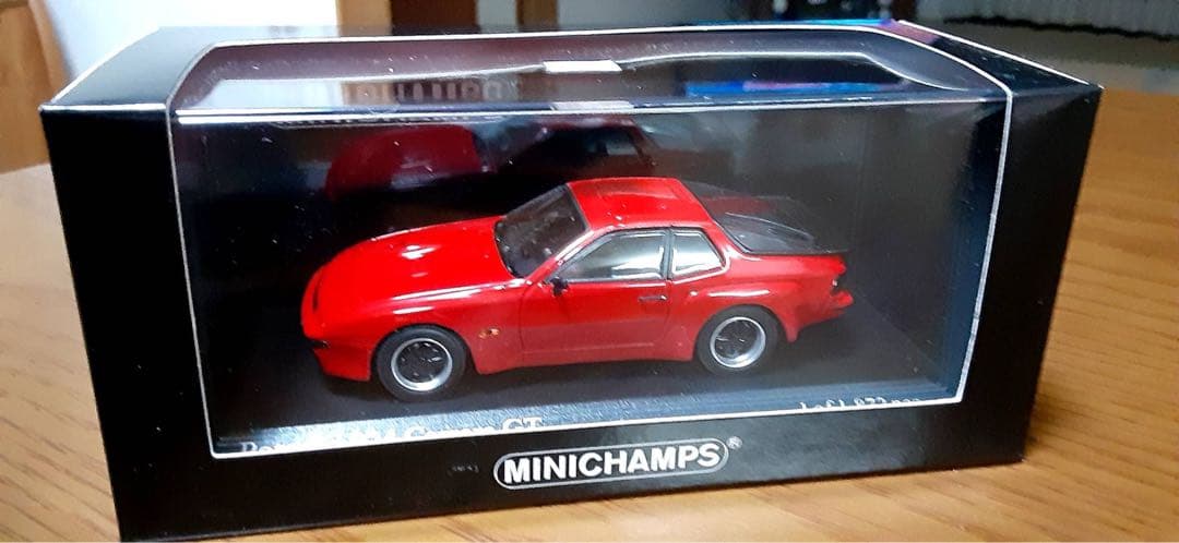 ミニチャンプス　ポルシェ　924 カレラ　GT 1/43