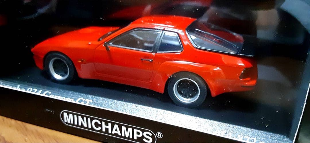 ミニチャンプス　ポルシェ　924 カレラ　GT 1/43