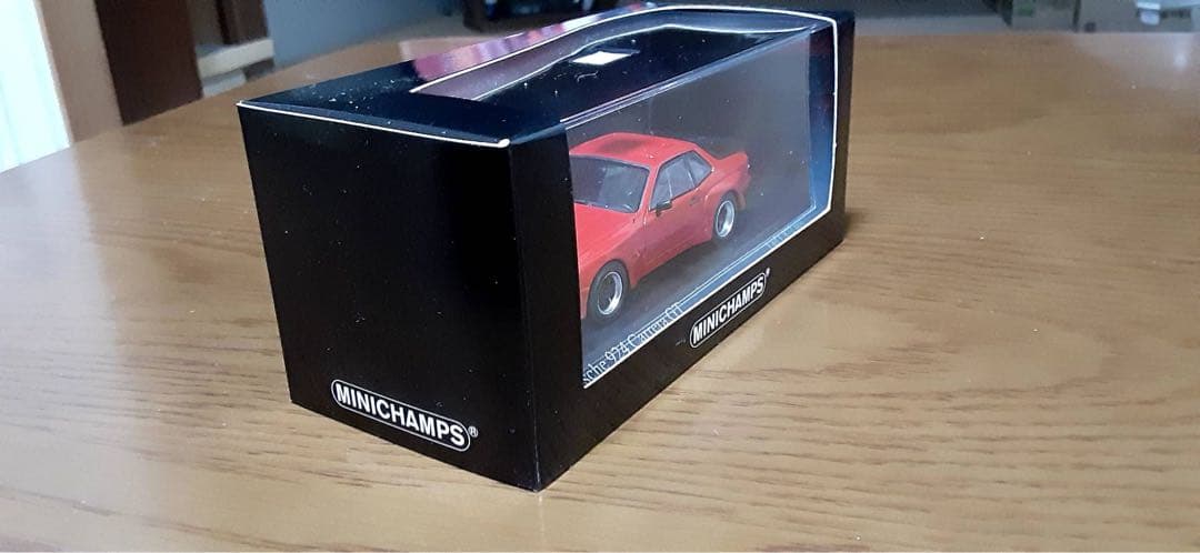 ミニチャンプス　ポルシェ　924 カレラ　GT 1/43