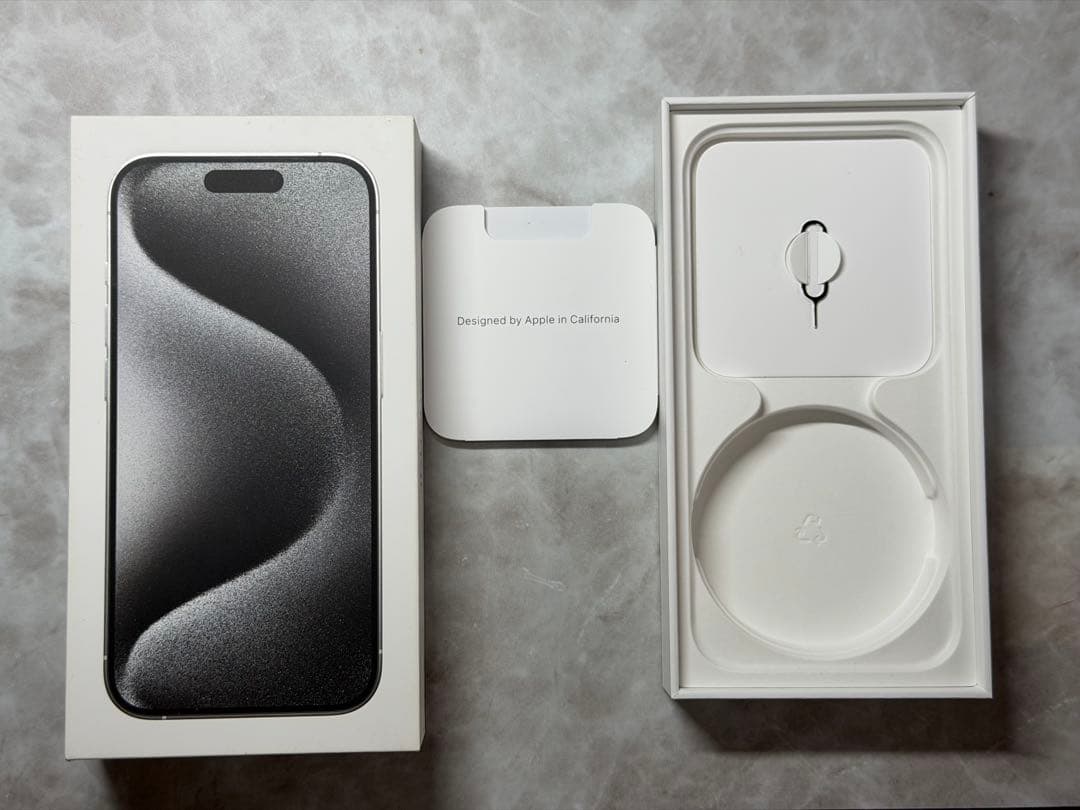 iPhone15pro ホワイト 256GB【保護フィルム付】