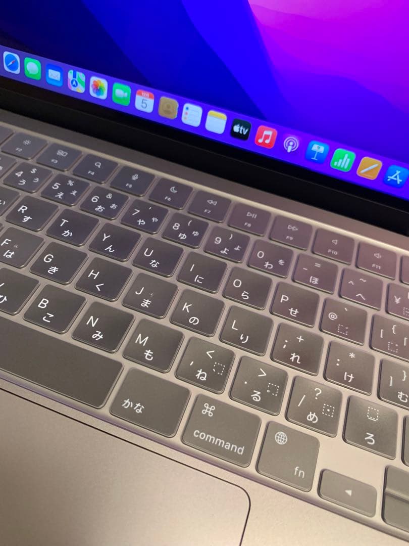 美品　M2チップ搭載MacBook Air - スペースグレイ　おまけ付き
