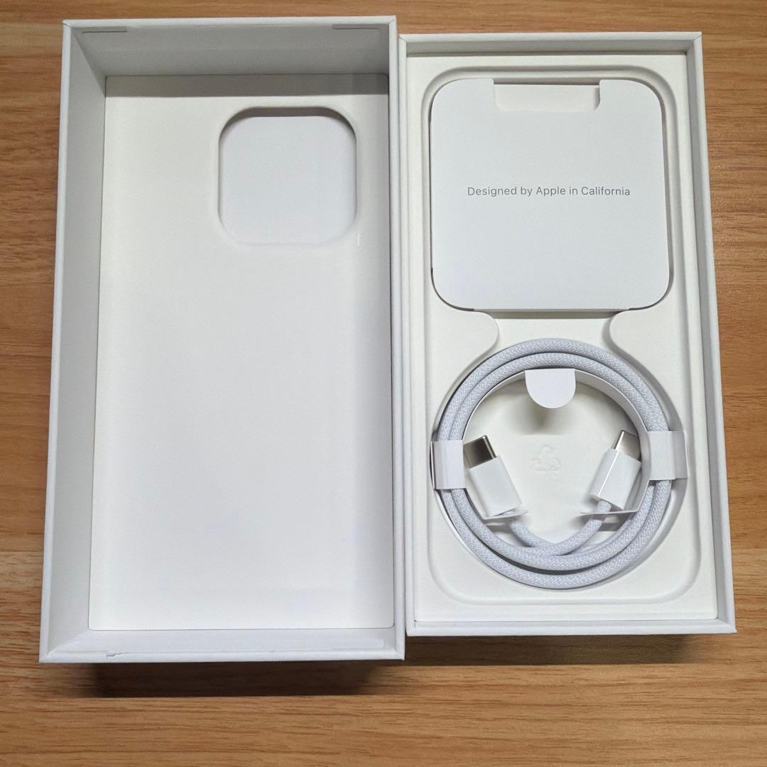 【完品】Apple iPhone 15 Pro ナチュラルチタニウム