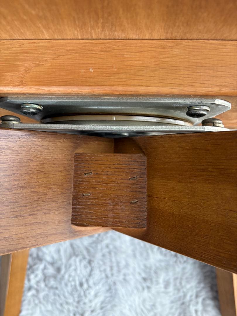 飛騨　イバタインテリア　回転椅子 ①