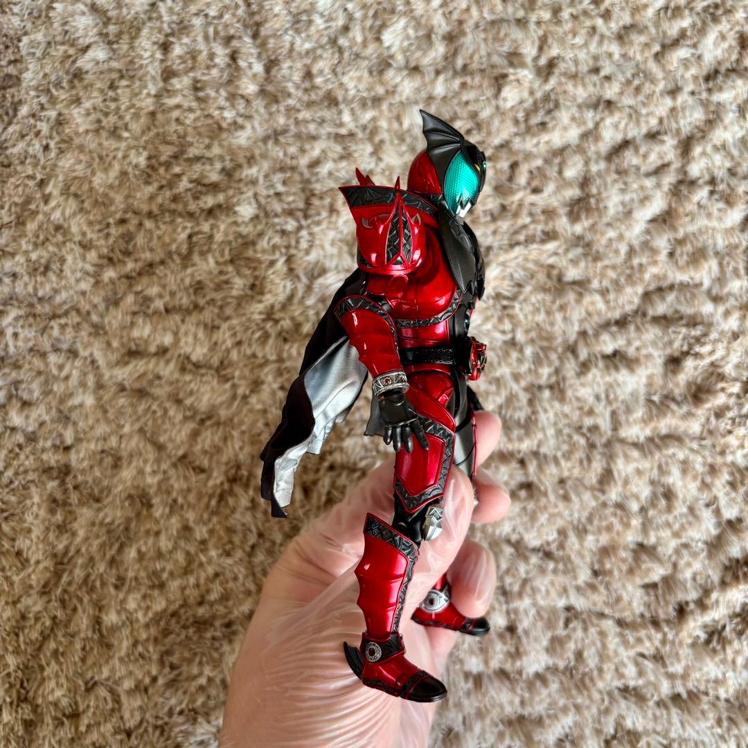 S.H.フィギュアーツ 真骨彫製法 仮面ライダーダークキバ