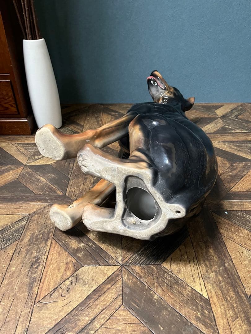 ドーベルマン 置物 インテリア 犬 陶器