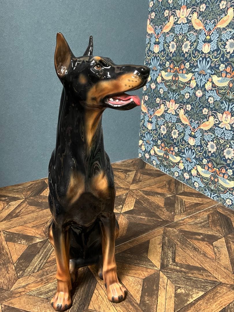 ドーベルマン 置物 インテリア 犬 陶器