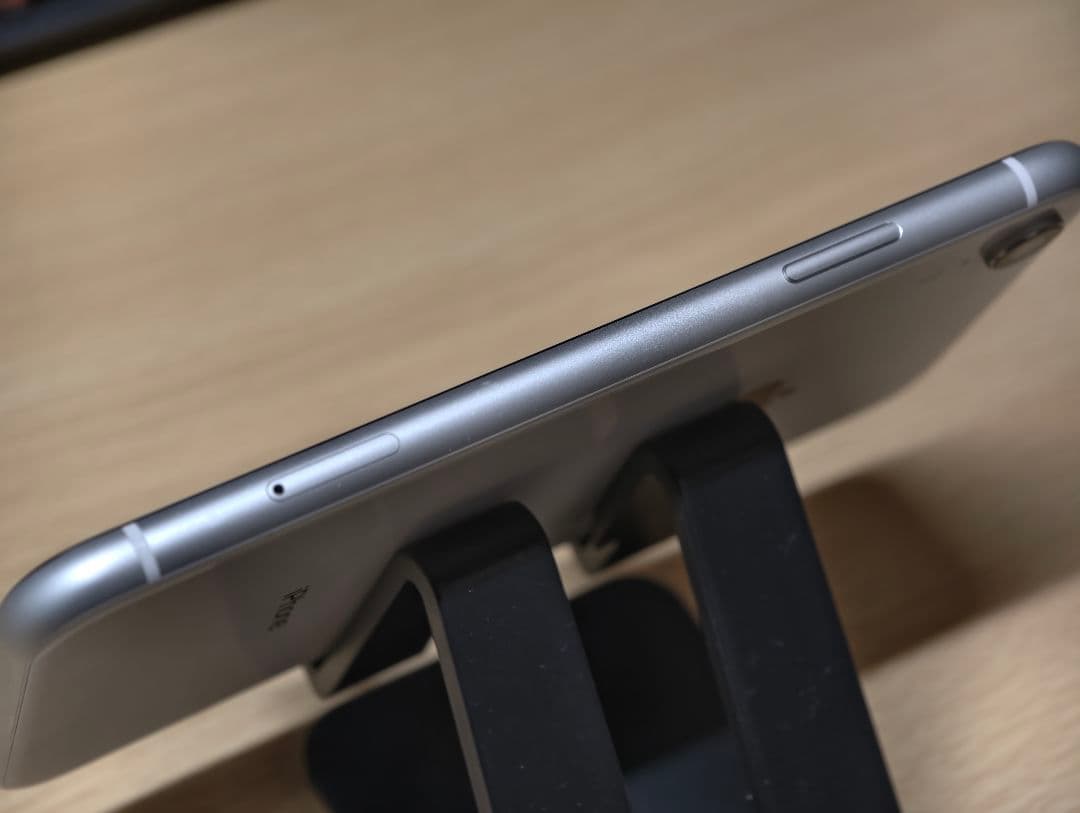 iPhone XR 128GB ホワイト