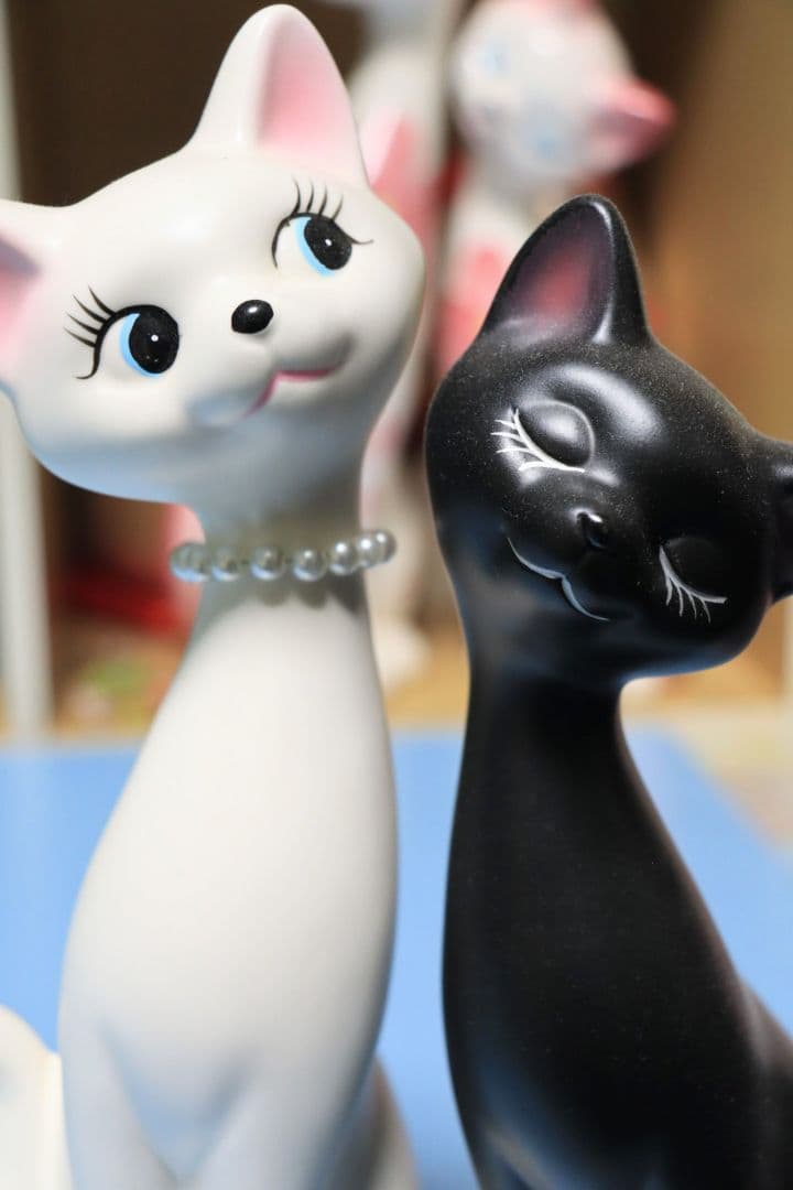 ペア猫さん(昭和レトロ オス白、メス黒)