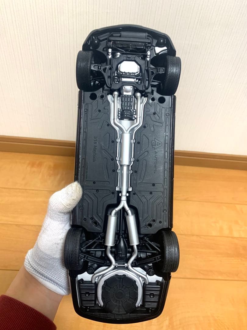 希少。AUTOART MAYBACH 57 1:18 ミニカー