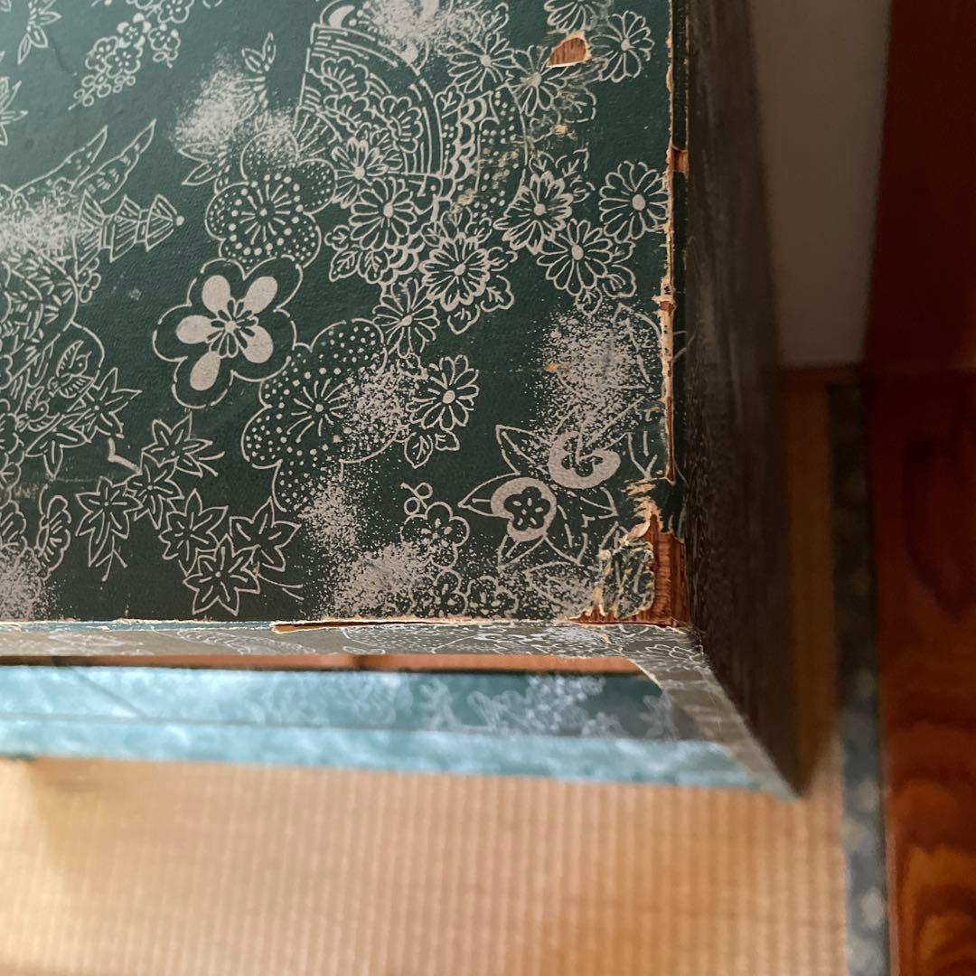 昭和レトロ　木製花柄チェスト 4段緑色　和箪笥