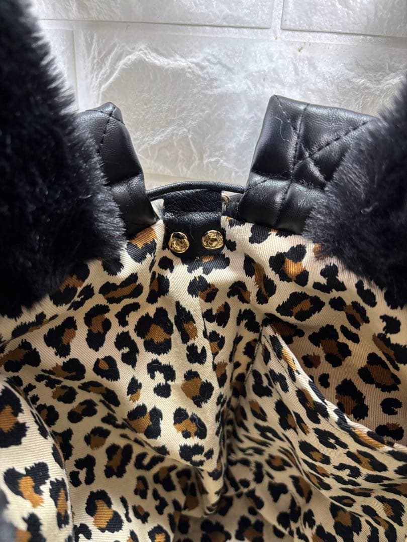 黒*こ様 コヤンイサムチョン　ハンドメイド　丸底ファー巾着バッグ　ヒョウ柄うさち