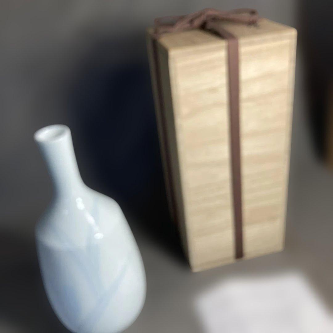 【井上萬二】白磁の伝統　日本の名窯　人間国宝　井上萬二　白磁染麦穂文　花瓶