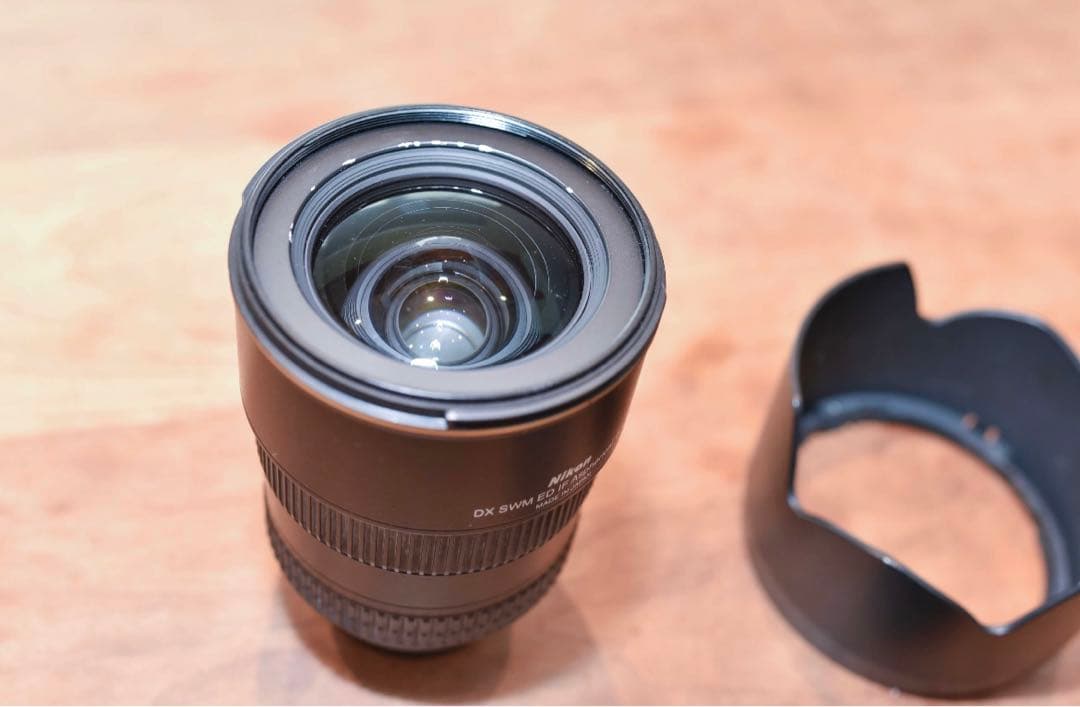 ニコン一眼レフD7000＆Nikkor17-55mmF値2.8広角レンズ5点セッ