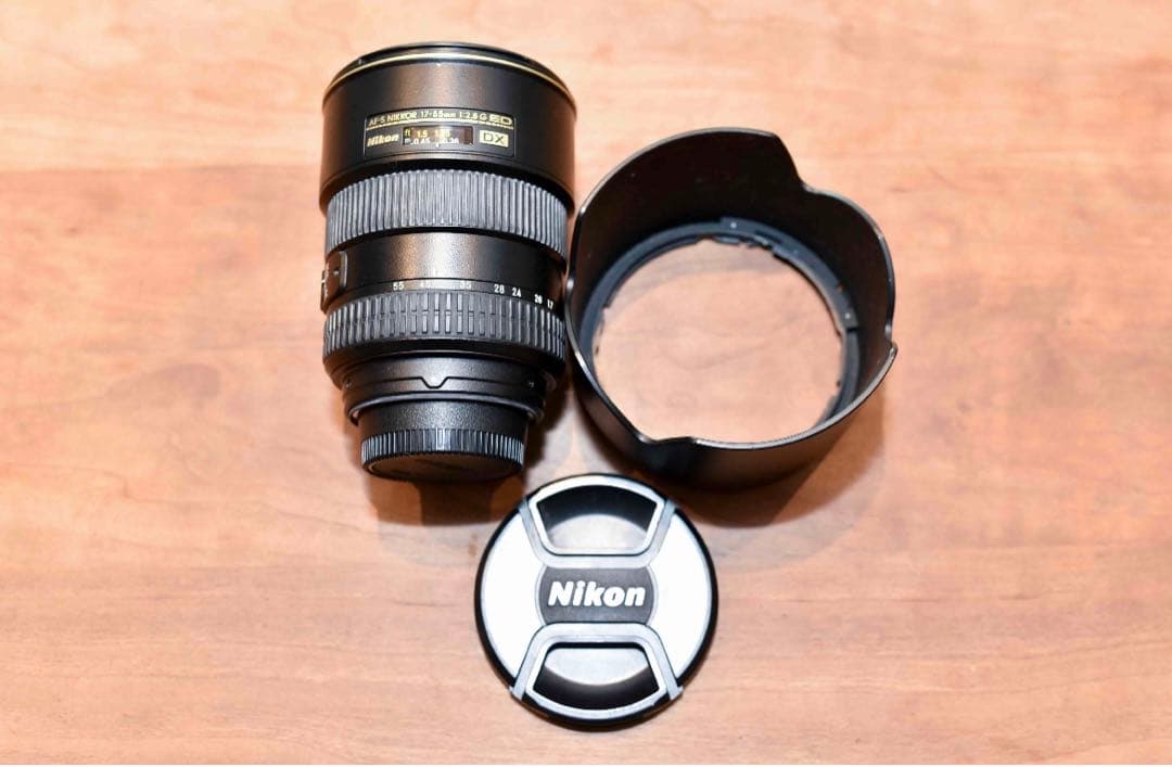 ニコン一眼レフD7000＆Nikkor17-55mmF値2.8広角レンズ5点セッ