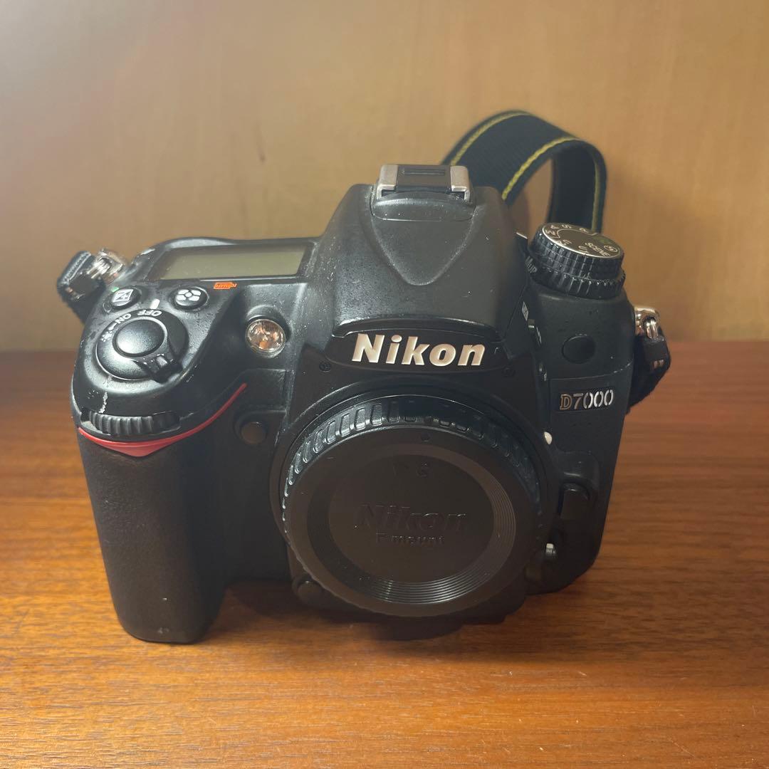 ニコン一眼レフD7000＆Nikkor17-55mmF値2.8広角レンズ5点セッ