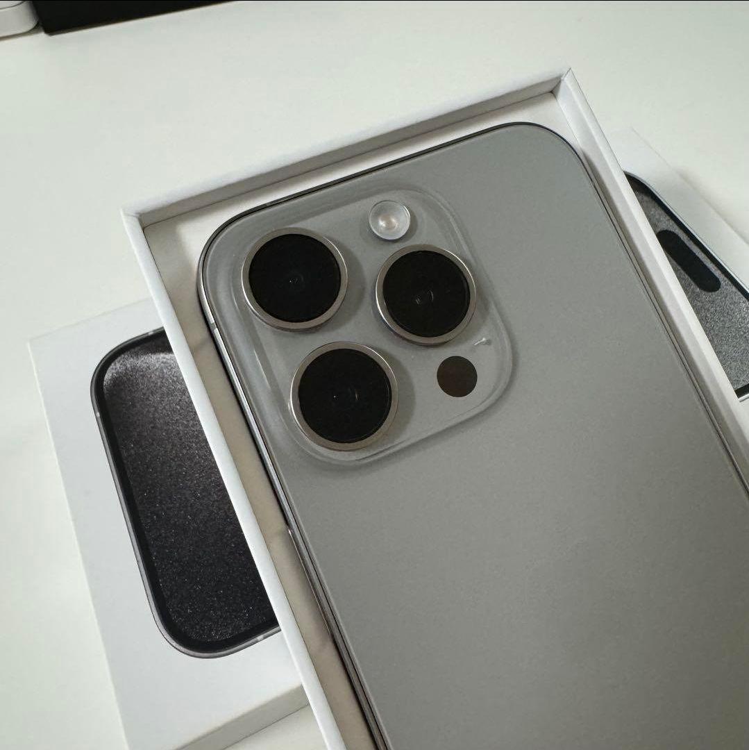 【美品】iPhone15pro 128GB