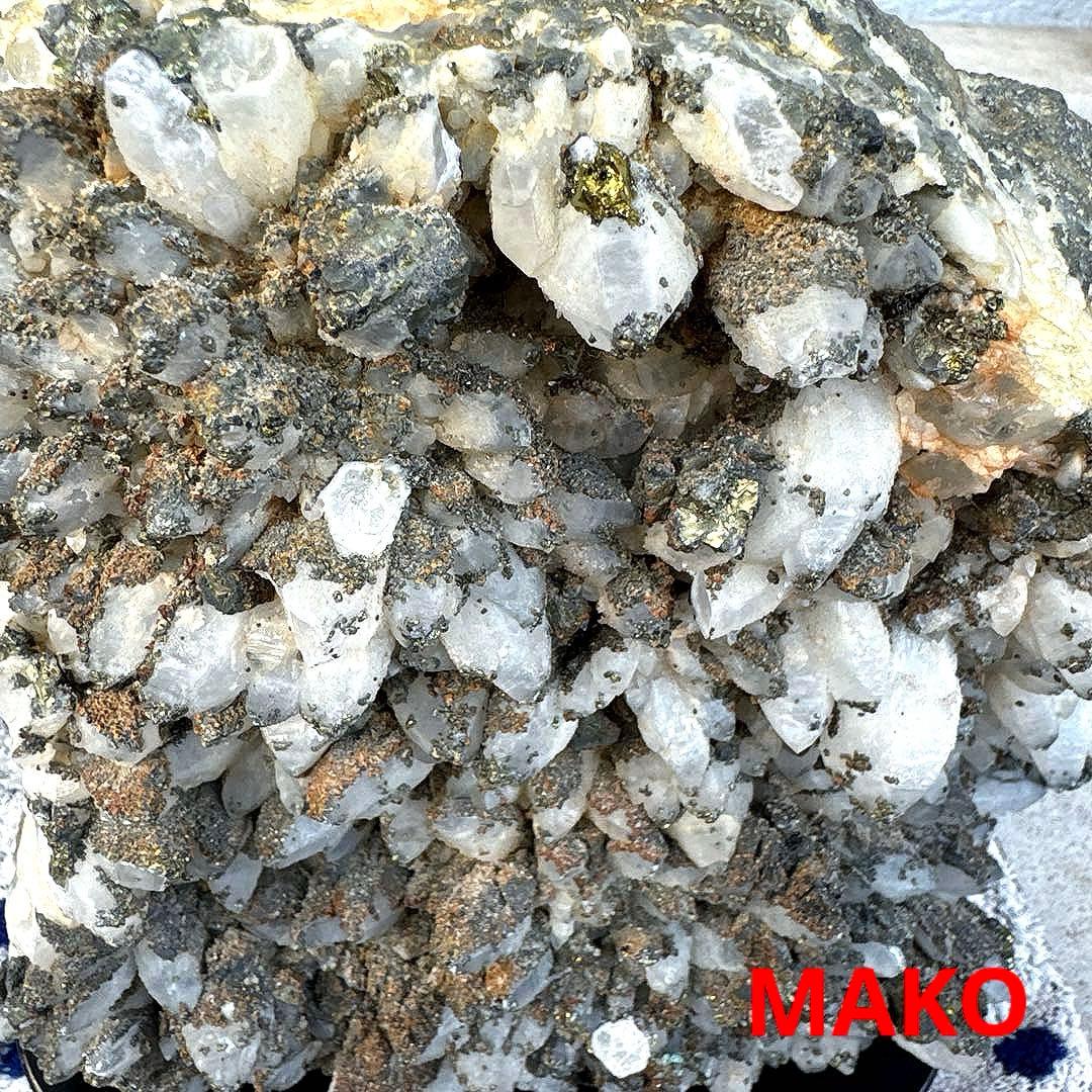 M1757☆パイライト共生水晶クラスター7.8Kg☆尾太鉱山産☆N50503-A