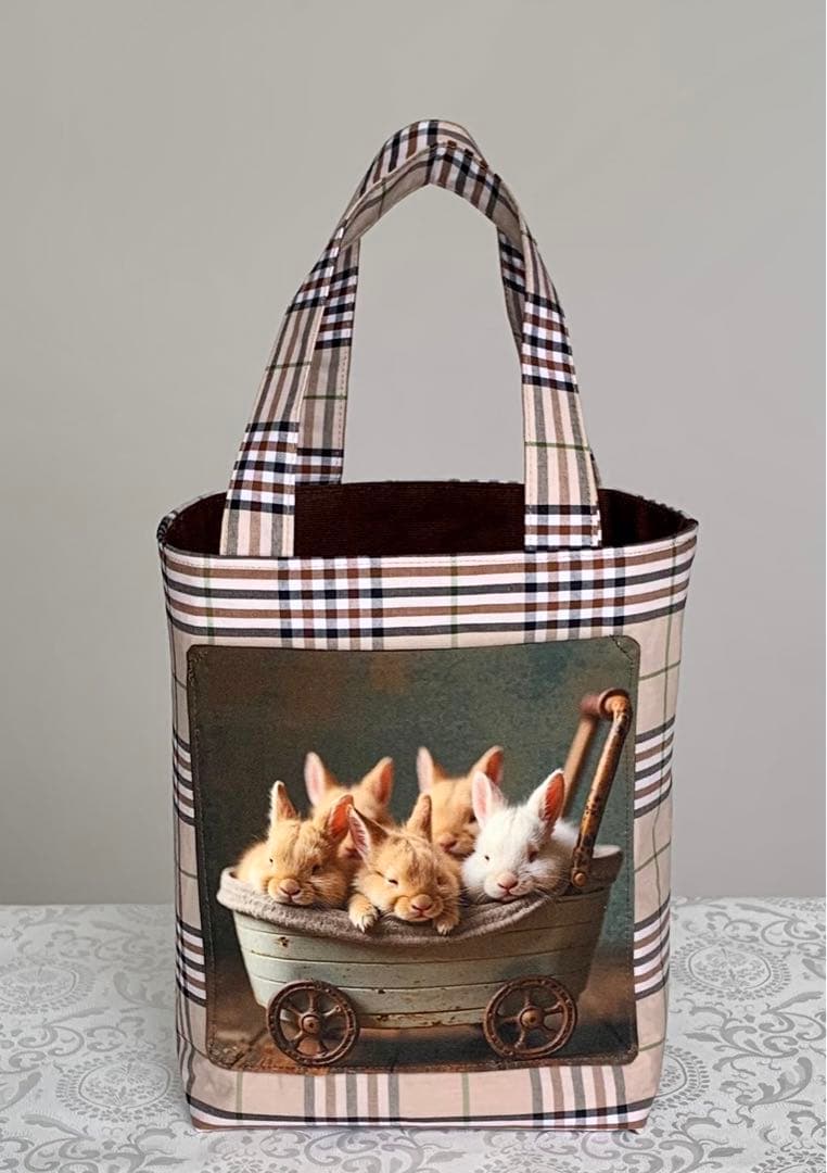 チロスケ　猫ちゃん　ハンドタオル