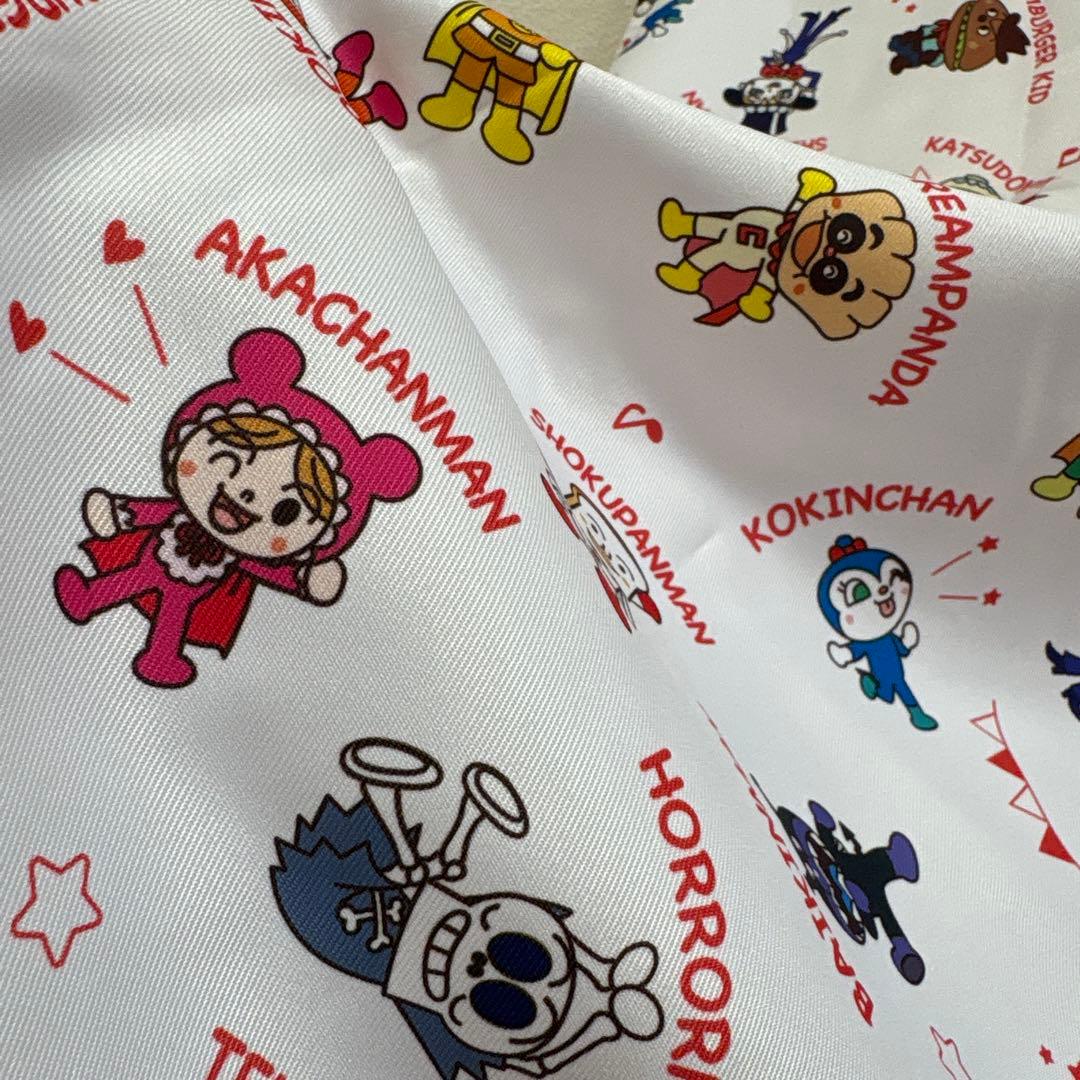 ♡フレーベル館　新品未使用品　アンパンマン　保育士エプロン　サイズM〜L
