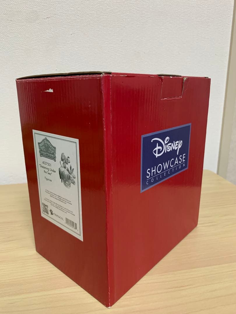 エネスコDreaming Under the Seaアリエルとフランダーの彫刻