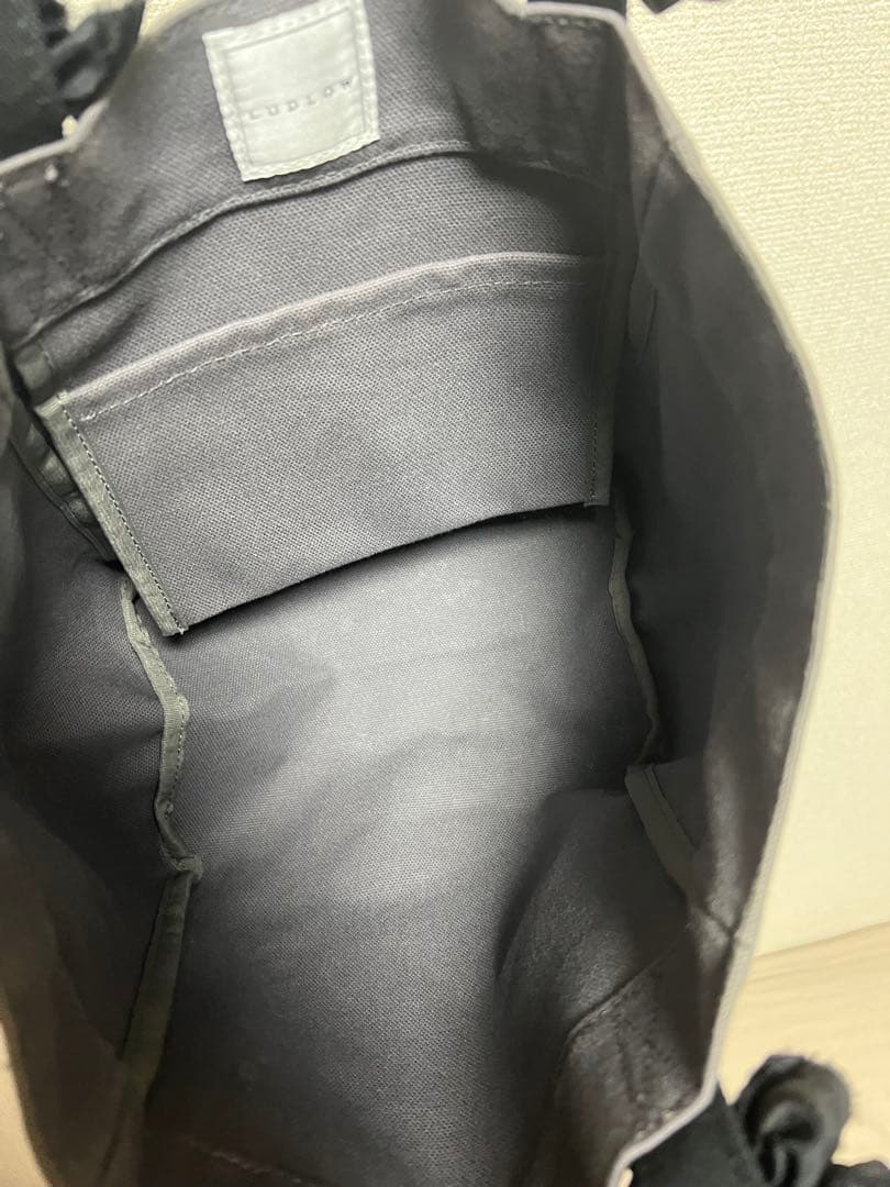 LUDLOW　ラドロー　フリル付きグレー トートバッグ