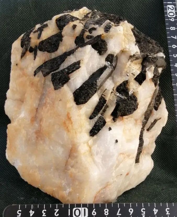 ブラックトルマリン　3kg ーt553